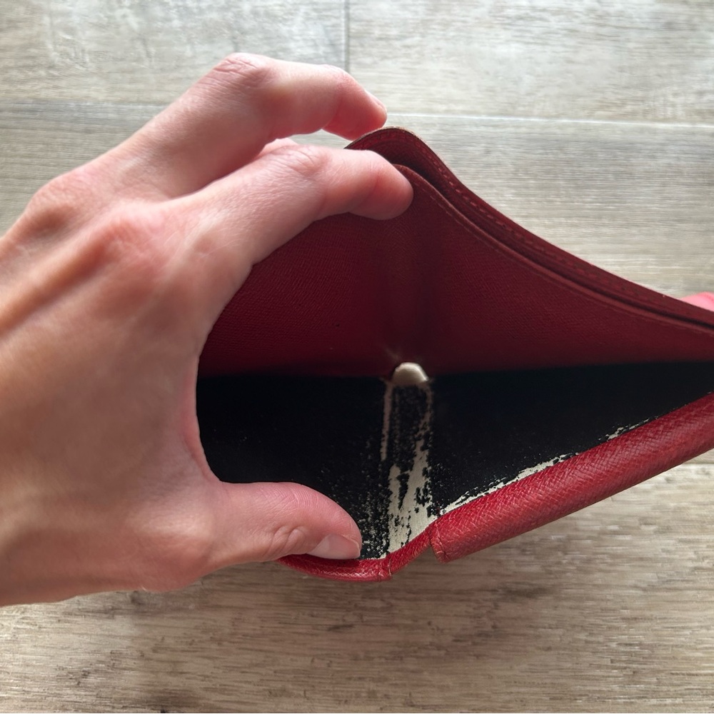 Louis Vuitton Epi Wallet Red Bifold - Picture 6 of 11